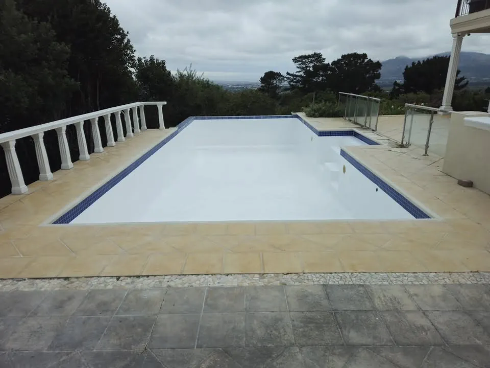 Hillside pool resurfacing: toward the mountains